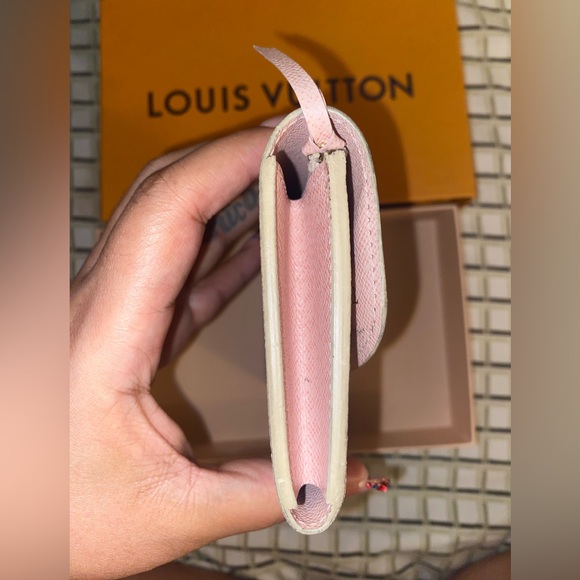 Louis Vuitton damier wallet - Picture 4 of 9